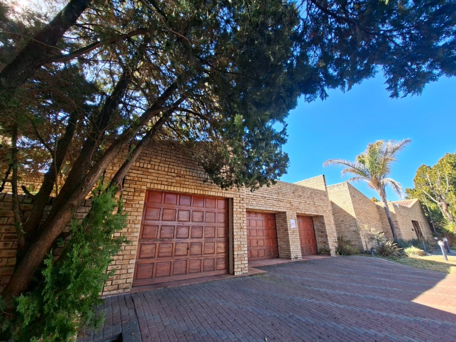 5 Bedroom Property for Sale in Baysvalley Free State